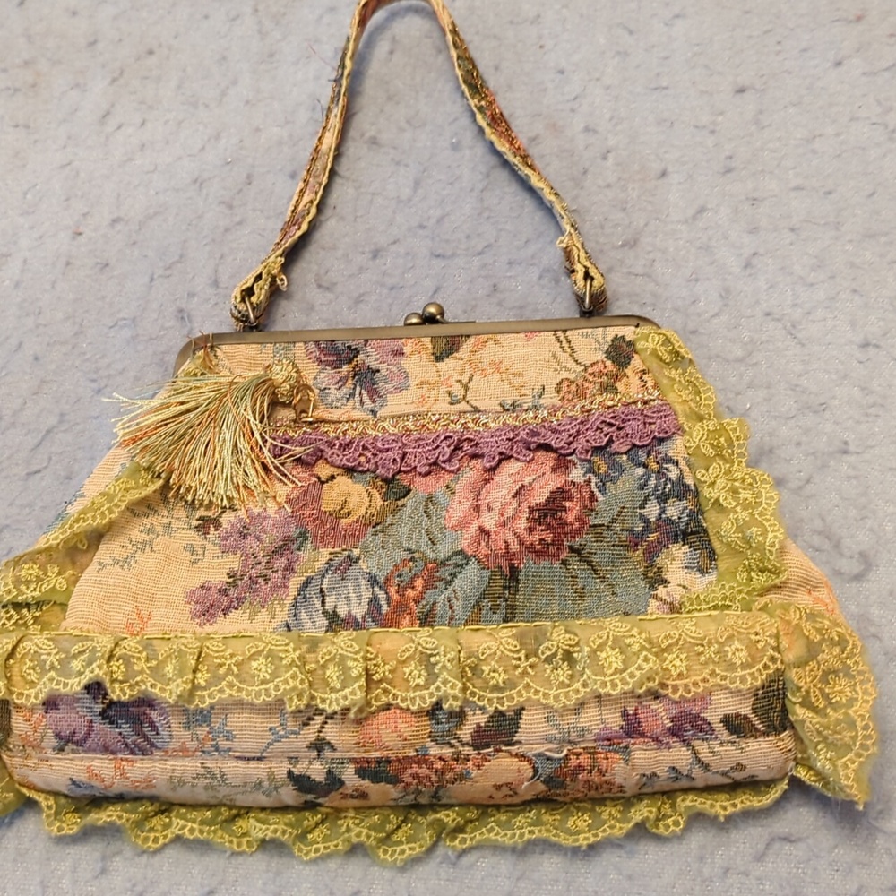 Antique purse good condition new